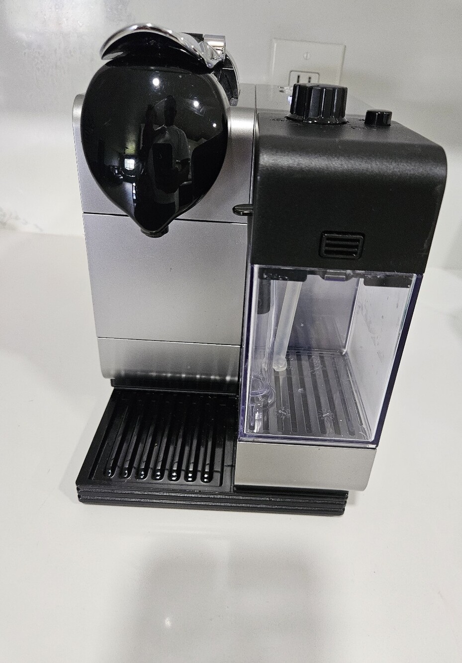 DeLonghi EN520SL Nespresso Coffee Cup Machine Pre-owned